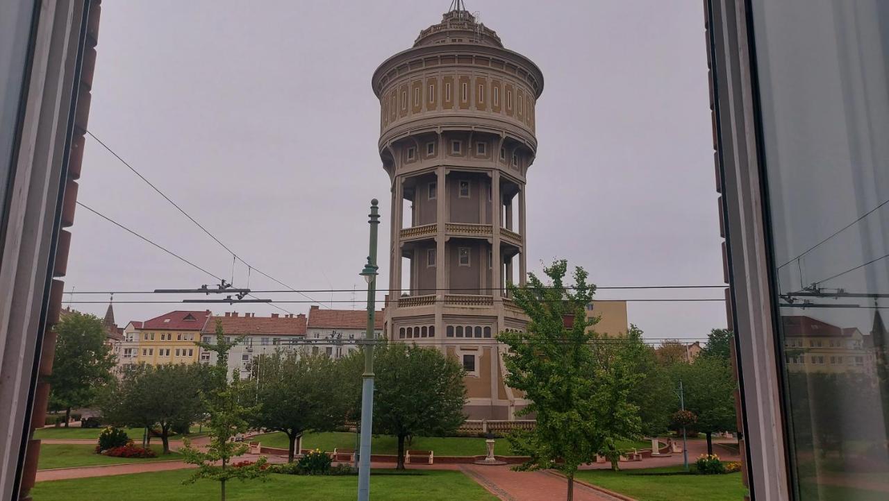 Tower Szeged Belvarosi Exkluziv Panoramas Apartman - Free Parking Exterior photo